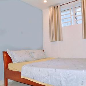 Zimmer mit Kingsize-Bett